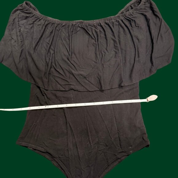 🖤 Fashion Nova Off-Shoulder Ruffle Black Bodysuit (Size M) - Picture 3 of 6
